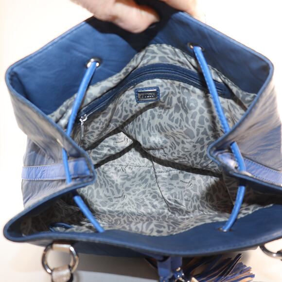 Guess PU drawstring bucket bag with tassels - Picture 6 of 6